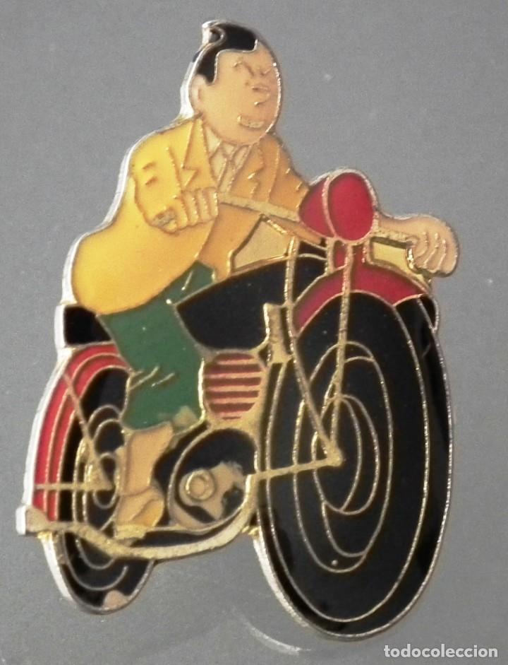 Pins de colecci&oacute;n: PIN DE TINT&Iacute;N EN MOTO (EL CETRO DE OTTOKAR)