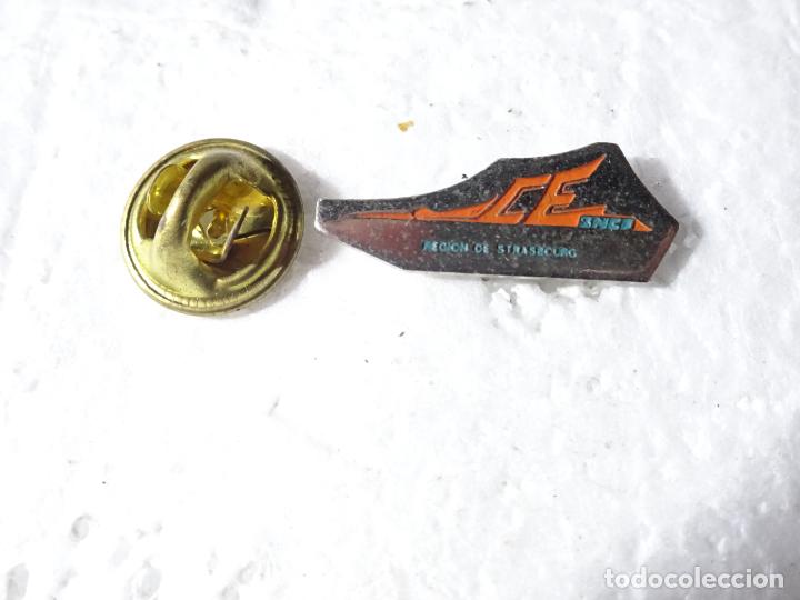 Pins e Spille di collezione: PIN DE TRENES FERROCARRILES. FRANCIA. SNCF ESTRASBURGO