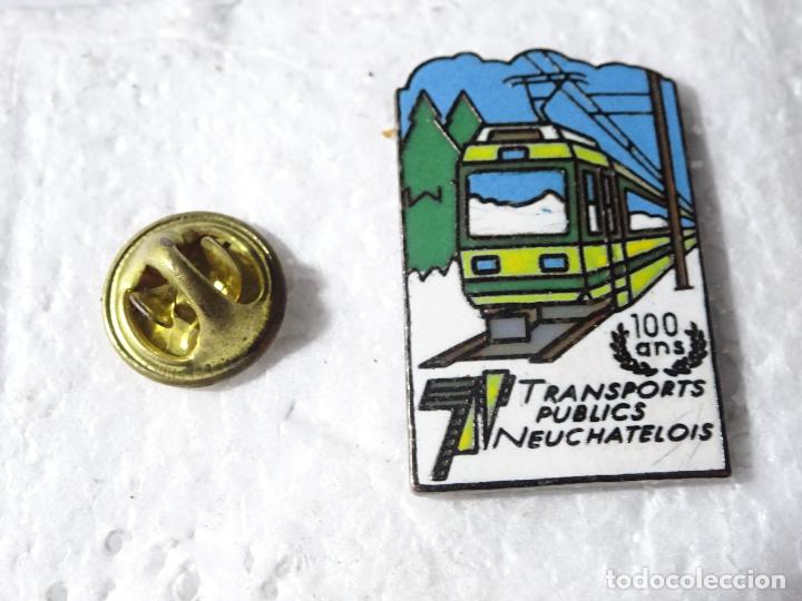Pin's de collection: PIN DE TRENES FERROCARRILES. SUIZA. 100 A&Ntilde;OS TRANSPORTES TRANV&Iacute;AS TRENES NEUCHATEL