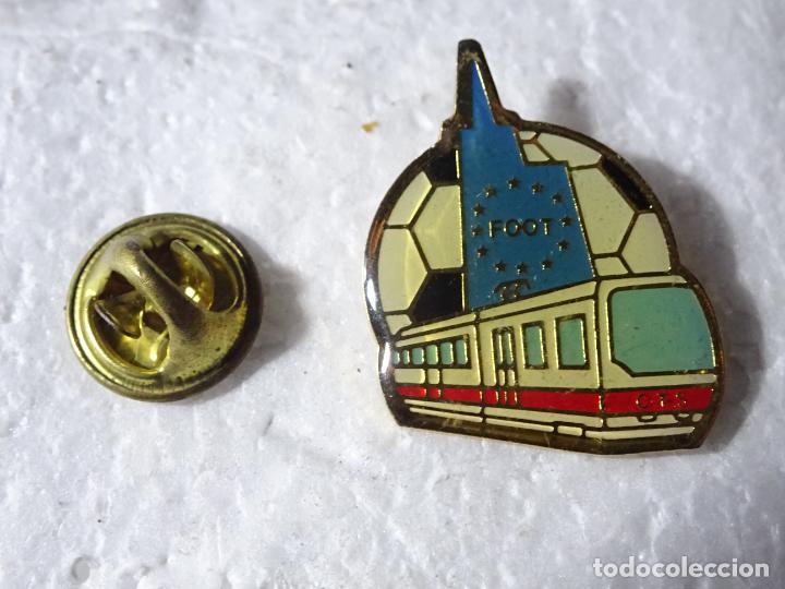 Collection pins: PIN DE TRENES FERROCARRILES. FRANCIA. CTS FOOT. CLUB F&Uacute;TBOL ?