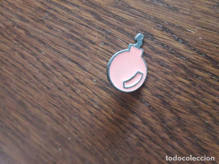 Pins de colecci&oacute;n: pin de bomba. - Foto 1