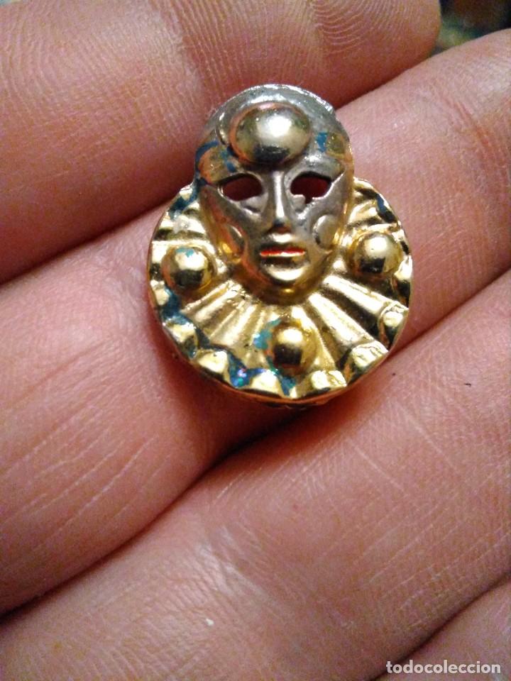 Pins de colecci&oacute;n: Pins tipo broche mascara