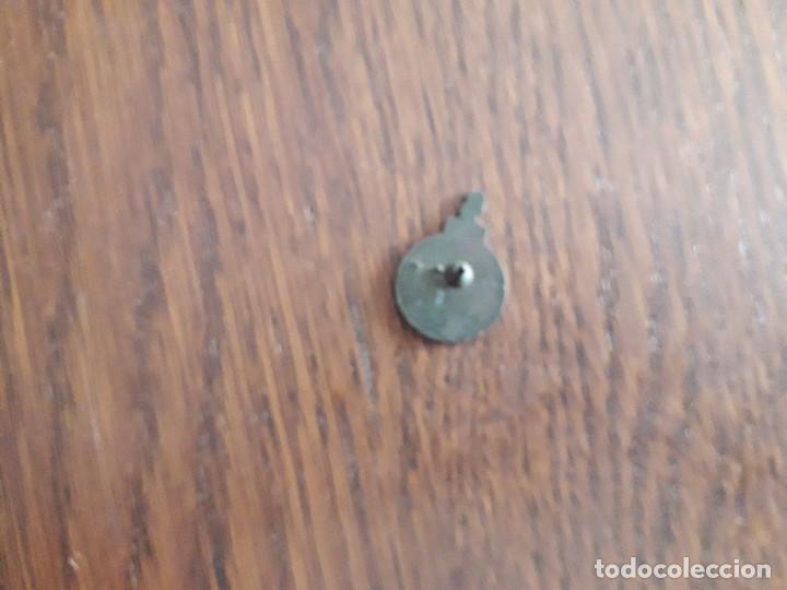 Pins de colecci&oacute;n: pin de bomba. - Foto 2