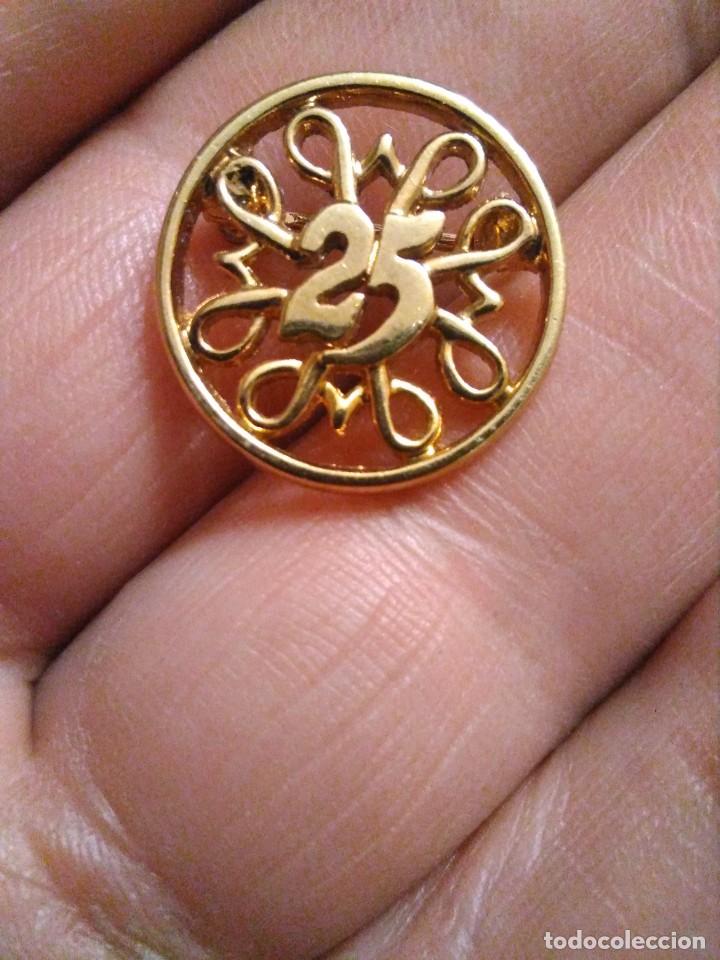 Pins de colecci&oacute;n: INSIGNIA 25 ANIVERSARIO AVON , EMPRESA VENTA COSM&Eacute;TICOS, PERFUMES