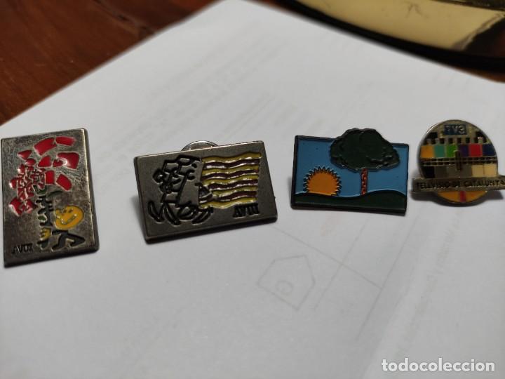 Pins de colecci&oacute;n: Pins medios comunicacion en catalu&ntilde;a: Avui, la Vanguardia y tv3