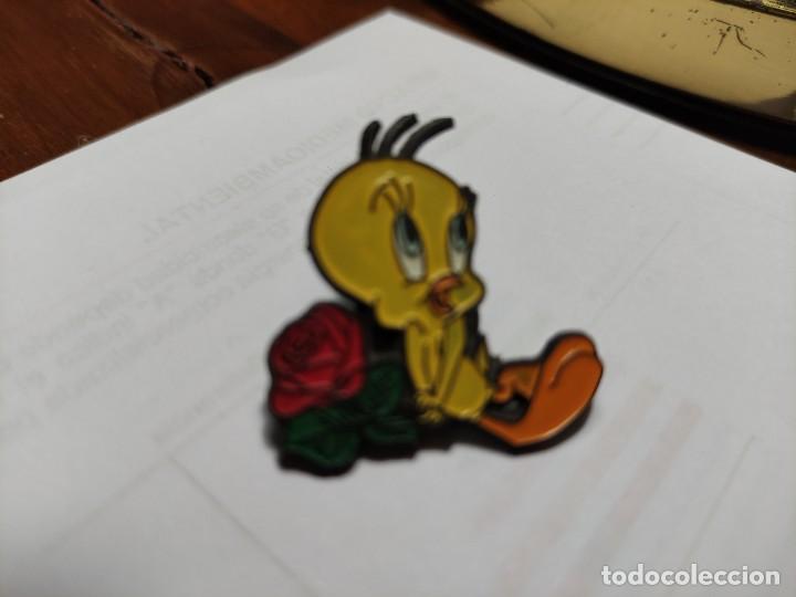 Pins de colecci&oacute;n: Pin de Piolin con rosa