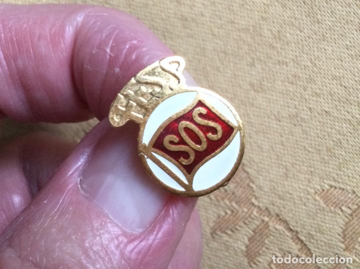Pins de colecci&oacute;n: ANTIGUA INSIGNIA SOS - Foto 4