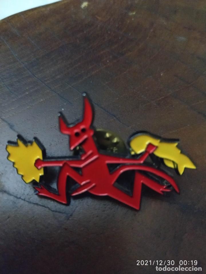 Pins de colecci&oacute;n: Pin de diablos diablos y Diables - Foto 1