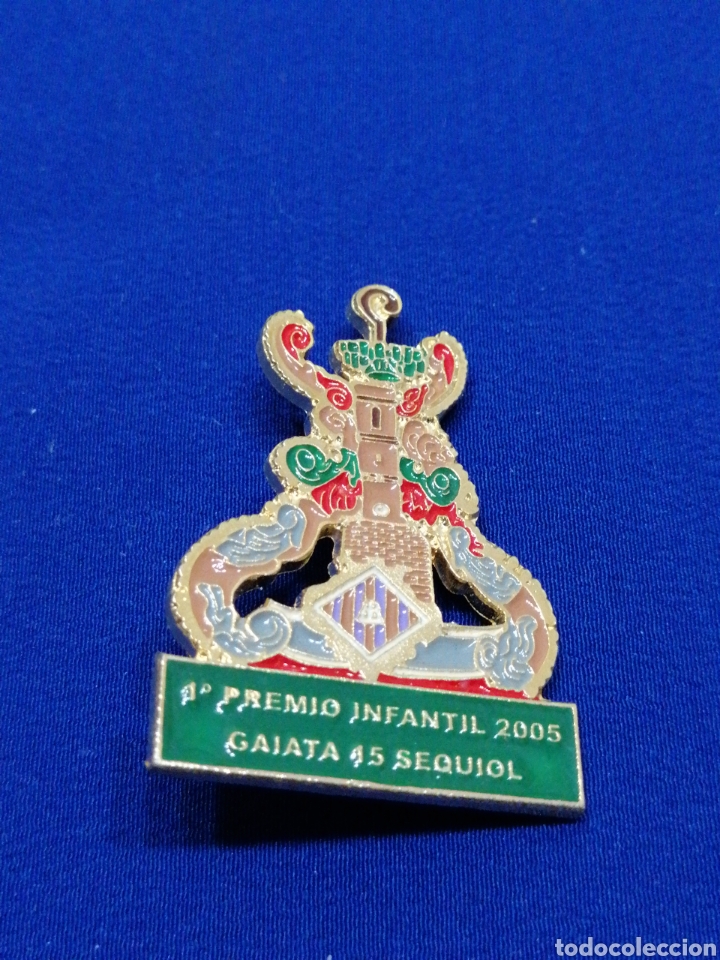 Sammlung von Pins: GAYATA NUMERO 15 SEQUIOL PRIMER PREMIO INFANTIL 2005 FIESTAS MAGDALENA CASTELL&Oacute;N INSIGNIA ALFILER