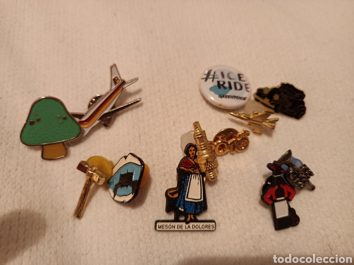 Pins de colecci&oacute;n: Lote de 12 pins varios - Foto 1