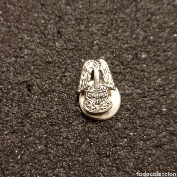 Pins de colecci&oacute;n: Insignia 1108 SCHWEPPES - Foto 1