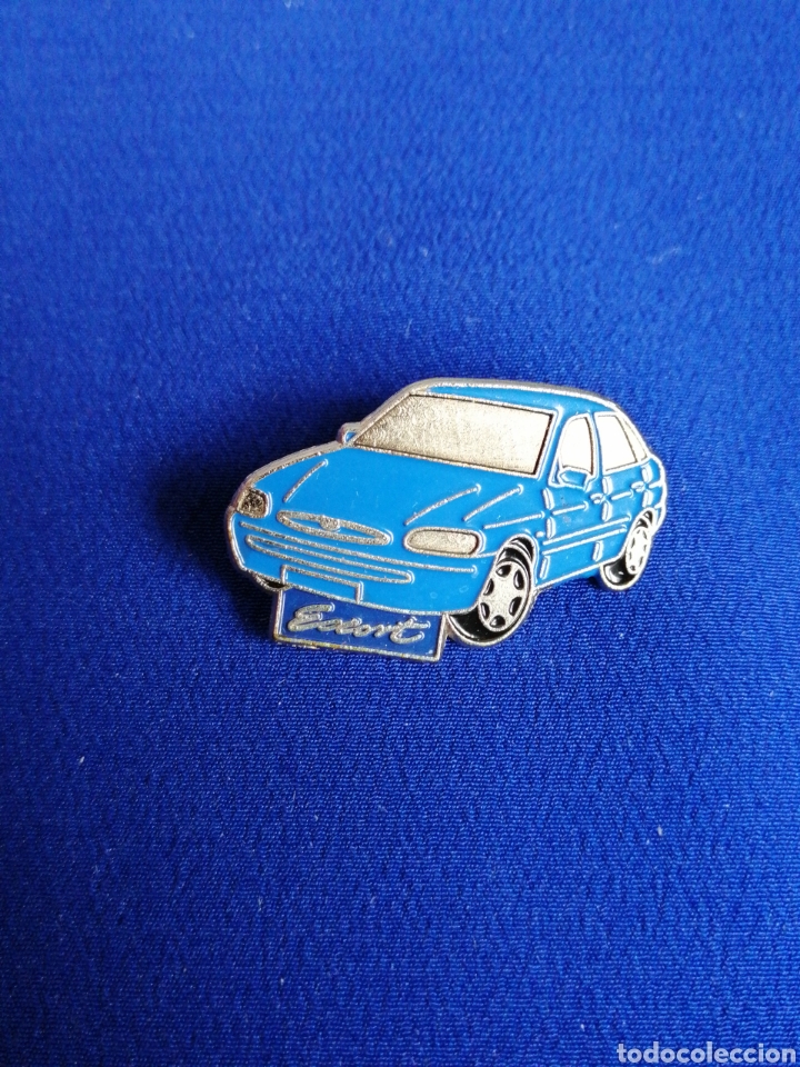 Pins de colecci&oacute;n: FORD ESCORT PIN - Foto 1