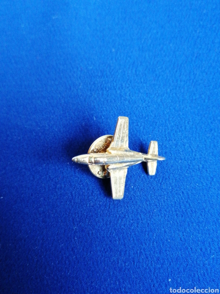 Pins de colecci&oacute;n: AVION PIN DORADO