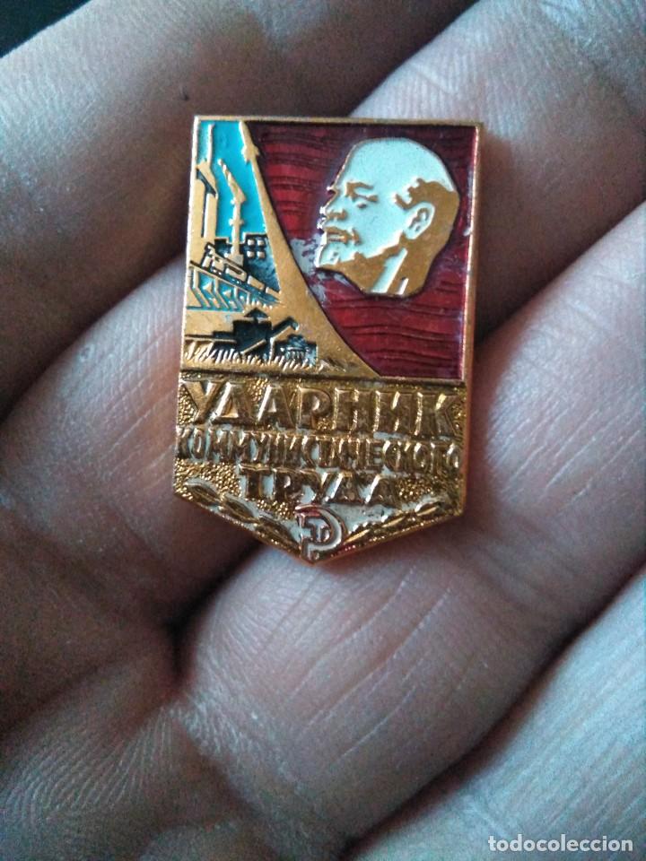 Pins de colecci&oacute;n: INSIGNIA PINS URSS RUSIA LENIN SOVI&Eacute;TICA EXCELENTE TRAJADOR