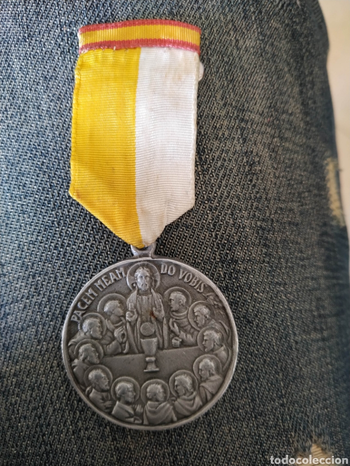 Pins de colecci&oacute;n: Pin tipo insignia o medalla tipo imperdible Congreso Eucar&iacute;stico Internacional Barcelona 1952 P&iacute;o 22