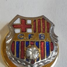 Pins de colección: ANTIGUO PIN DE OJAL C.F.BARCELONA