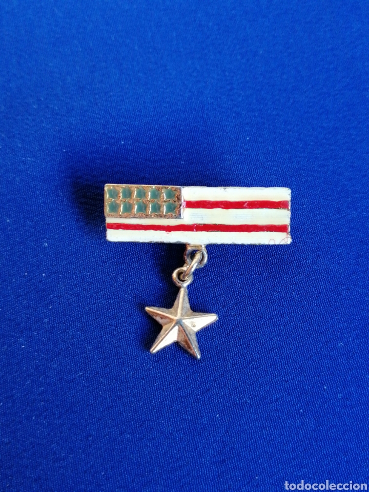 Sammlung von Pins: INSIGNIA BANDERA CON ESTRELLA DE ALFILER