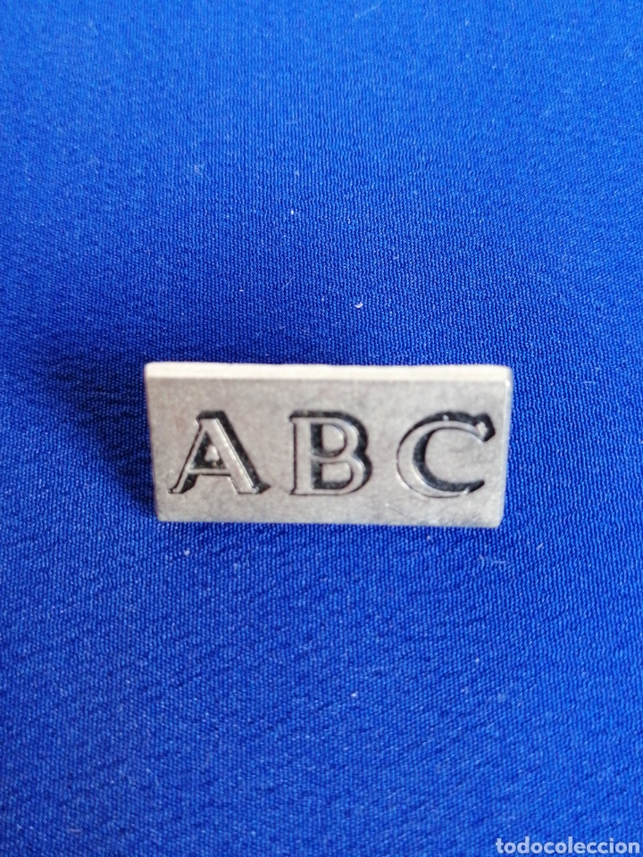 Pins de colecci&oacute;n: ABC PRENSA ESPA&Ntilde;A PIN - Foto 1