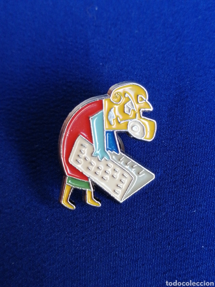 Pins de colecci&oacute;n: MARISCAL C&Iacute;RCULO DE LECTORES PIN - Foto 1