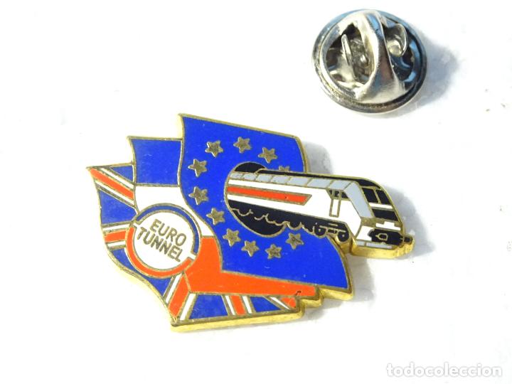Pin's de collection: PIN DE TRENES FERROCARRILES. FRANCIA REINO UNIDO UNI&Oacute;N EUROPEA BANDERAS EUROTUNEL