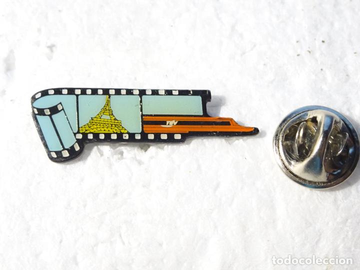 Collection pins: PIN DE TRENES FERROCARRILES. FRANCIA CARRETE FOTOS TORRE EIFFEL