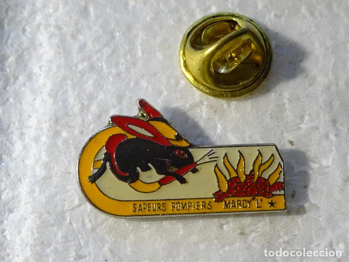 Pins e Spille di collezione: PIN DE BOMBEROS. SAUPEURS BOMBIERS MARCY. FRANCIA