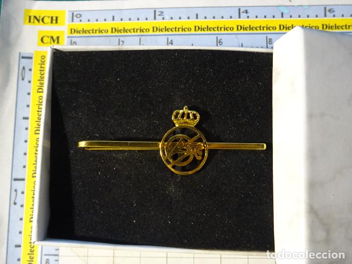 Pins de colecci&oacute;n: ALFILER DE CORBATA INSIGNIA A DETERMINAR. FEDERACI&Oacute;N? CLUB DEPORTIVO?. CON CAJA
