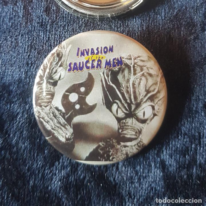 Pins de colecci&oacute;n: CHAPA PIN VINTAGE BUTTON 35mm UFO OVNI CIENCIA FICCI&Oacute;N USA
