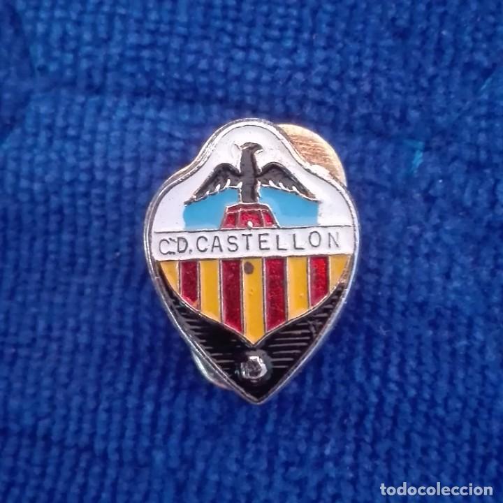Pins de colecci&oacute;n: Antiguo pin de ojal o solapa Club Deportivo Castell&oacute;n