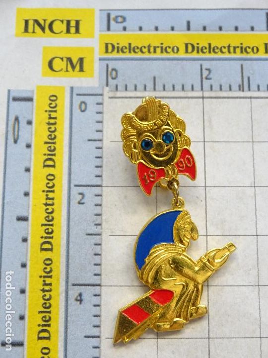 Pin's de collection: INSIGNIA BROCHE DE CARNAVALES. ROSENMONTAGSZUG. CARNAVAL ALEMANIA. BRUJA