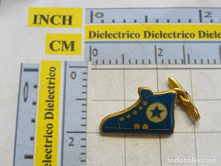Sammlung von Pins: 1 GEMELO ZAPATILLA ZAPATOS DEPORTIVAS TIPO CONVERSE