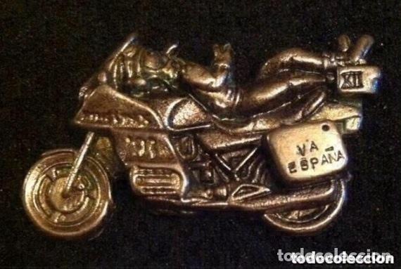 Pins de colecci&oacute;n: ANTIGUO Y PRECIOSO PIN PINGUINOS (CONCENTRACION MOTOS VALLADOLID A&Ntilde;O 93)