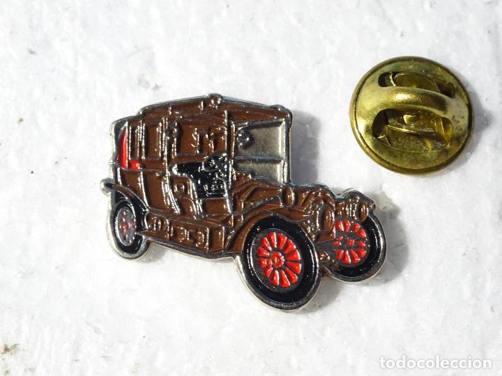 Pin's de collection: PIN DE COCHES MOTOS. COCHE CL&Aacute;SICO. ISOTTA FRASCHINI 1909