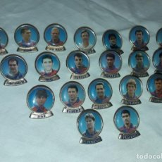 Pins de colección: LOTE DE 20 ANTIGUOS PINS DEL FUTBOL CLUB BARCELONA BARÇA KOEMAN ROMARIO ENTRE OTROS. Lote 320202973