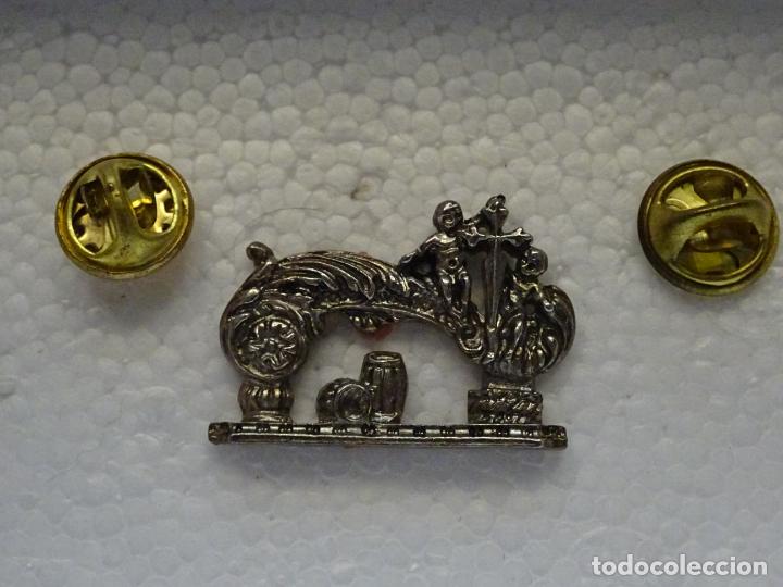 Pins de cole&ccedil;&atilde;o: PIN DOBLE. LLAMADOR DE TRONO DE SEMANA SANTA HERMANDADES SEVILLA PASO MISTERIO LA CARRETER&Iacute;A