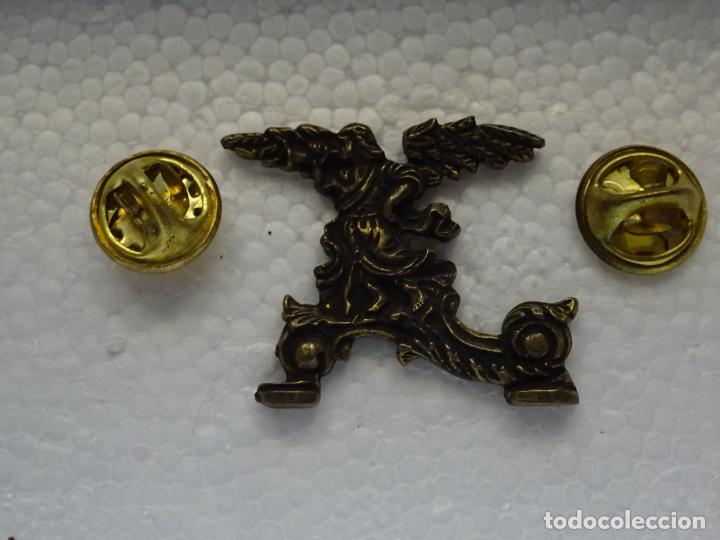 Collection pins: PIN DOBLE. LLAMADOR DE TRONO DE SEMANA SANTA COFRAD&Iacute;AS HERMANDADES SEVILLA PASO CRISTO ESTUDIANTES
