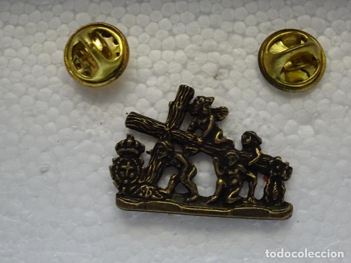 Pins e Spille di collezione: PIN DOBLE. LLAMADOR DE TRONO DE SEMANA SANTA HERMANDADES SEVILLA PASO MISTERIO JES&Uacute;S DESPOJADO