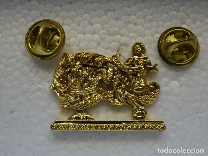 Pins e Spille di collezione: PIN DOBLE. LLAMADOR DE TRONO DE SEMANA SANTA COFRAD&Iacute;AS HERMANDADES SEVILLA. PASO EL AMOR