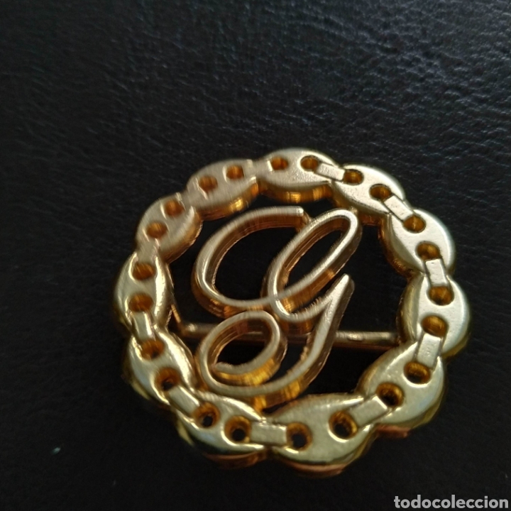 Pins e Spille di collezione: Porta pa&ntilde;uelos con el s&iacute;mbolo de una conocida marca G ( no Pin)
