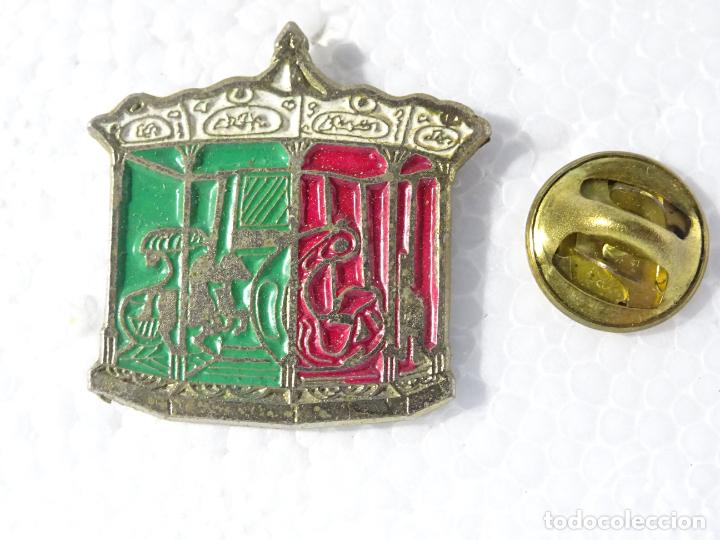 Sammlung von Pins: PIN FERIA PARQUE DE ATRACCIONES. CARRUSEL TIOVIVO