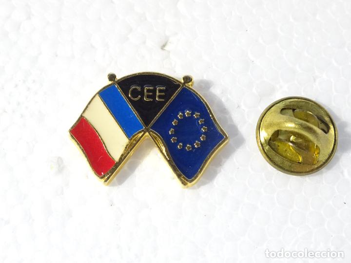 Pin's de collection: PIN DE BANDERAS TURISMO. BANDERA CEE EUROPA Y FRANCIA