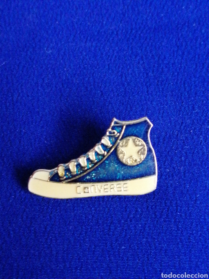 Pins de colecci&oacute;n: CONVERS BOTA PIN - Foto 1