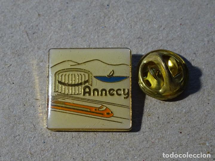 Pin's de collection: PIN DE TRENES FERROCARRILES. FRANCIA. TREN ESTACI&Oacute;N ANNECY