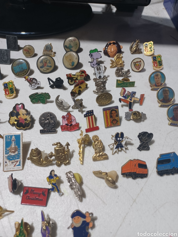 Pins de colecci&oacute;n: Lote m&aacute;s de 110 pins variados - Foto 6