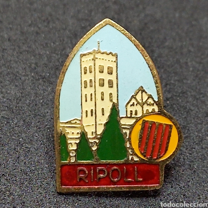 Collection pins: Antiguo Pin o Insignia de aguja a&ntilde;os 50-60 de Ripoll, Gerona, Girona