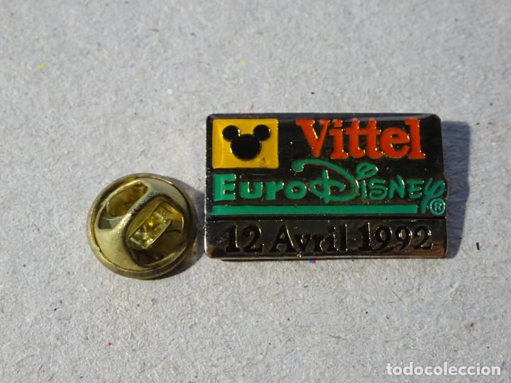 Pins e Spille di collezione: PIN DE DIBUJOS ANIMADOS PARQUE DE ATRACCIONES. EURODISNEY 12 ABRIL 1992 VITTEL