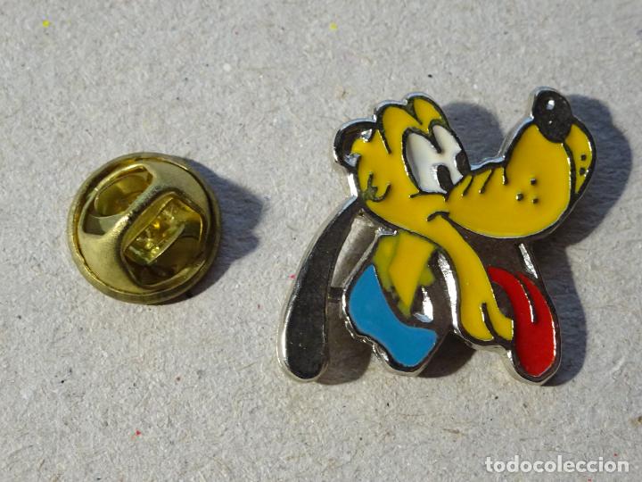 Pin's de collection: PIN DE DIBUJOS ANIMADOS. WALT DISNEY. PLUTO