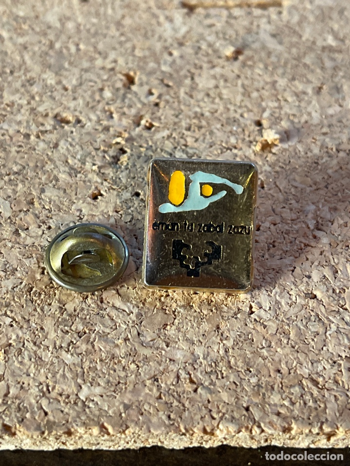 Sammlung von Pins: pin a identificar