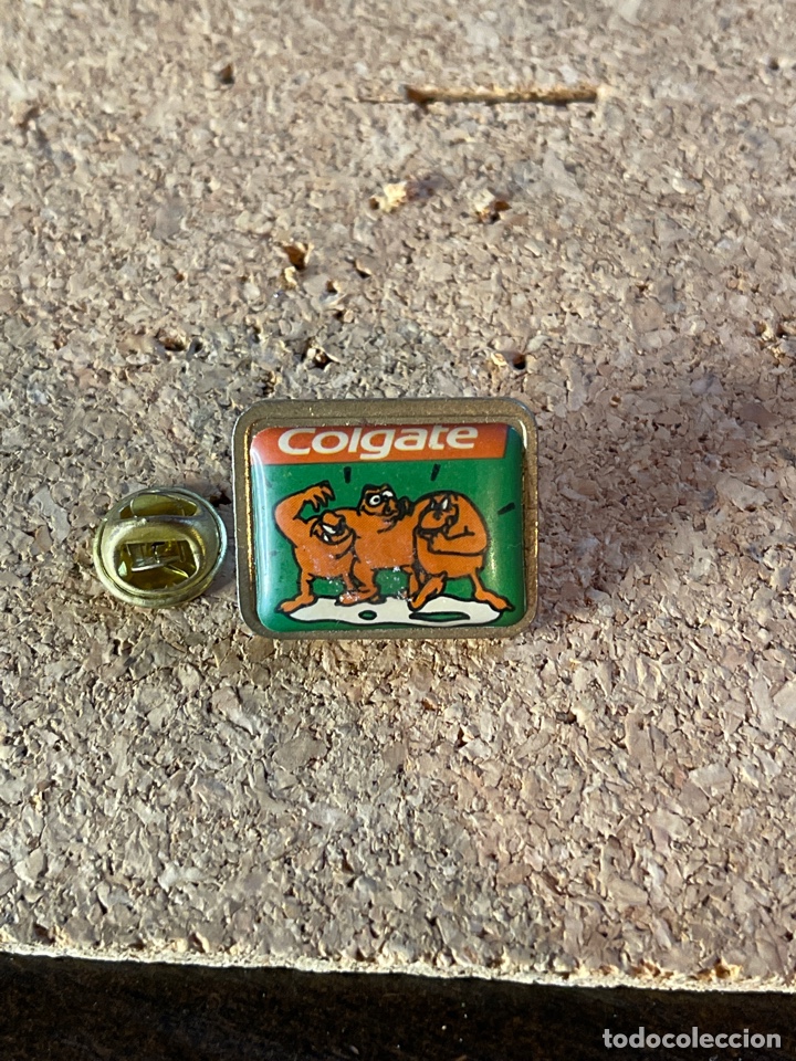 Pin's de collection: Pin pasta de dientes Colgate
