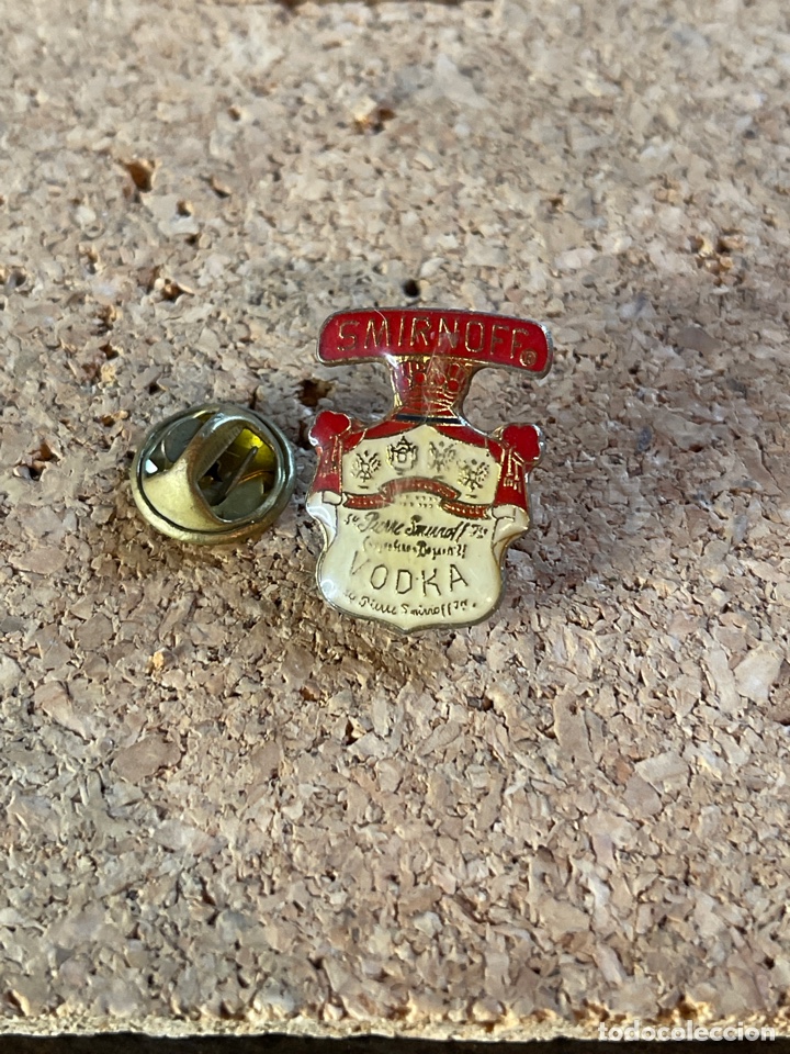Pins de colecci&oacute;n: Pin vodka Smirnoff - Foto 1